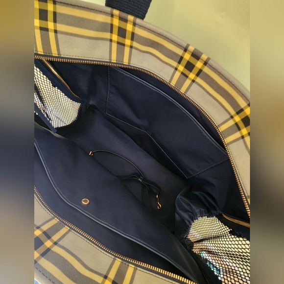 Tory Burch Plaid Dog Carrier w/ Zip Top Interior Leash. - Picture 10 of 11